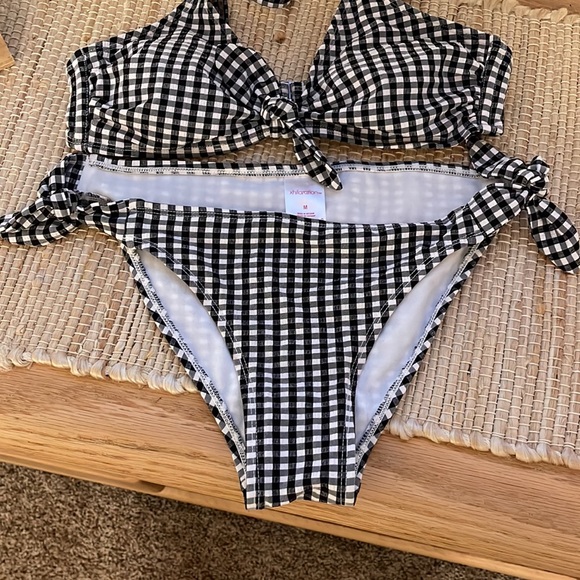 Xhiliration bikini - Picture 3 of 4